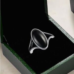 Women’s 925 Sterling Silver Vintage Boho Style Oval Ring.